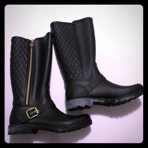 Steve Madden rain boots never worn